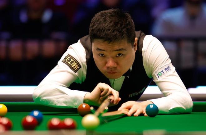 8亿英镑引 8亿英镑引