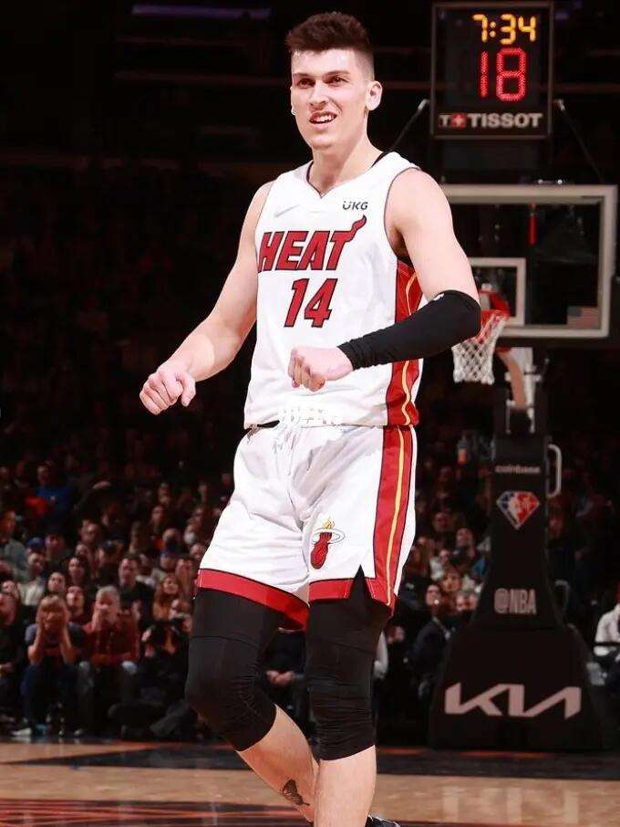 榜首之争！成都蓉城对决保级队长春亚泰，中超争冠形势渐趋复杂？